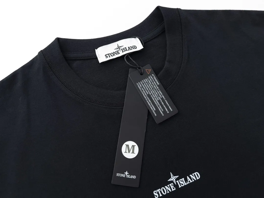 W630#P110💰 [Stone lsland/Stone Island summer new gradient compass print pattern short-sleeved T-shirt] ⚠️[Original creation with high control of details] - Made of 260 grams of combed cotton with 32-count double yarn, soft and comfortable to the touch, sweat-absorbent and breathable. - Simple, basic and versatile style, original single quality, the first choice for couples. - Made in a large factory, four needles and five threads on the shoulder, neat alignment, high quality workmanship. - Same style for men and women. Very versatile, one piece for everyone, details are clearly visible. Color: Black White Size: M L